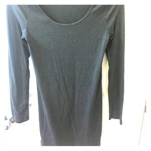 Like new grey long sleeve long top!